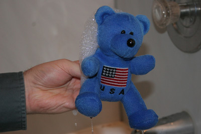 bear_bath_102405.jpg