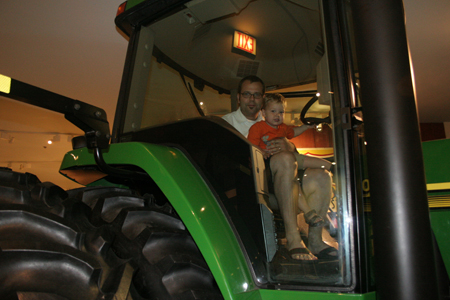 gus_tractor_080805.jpg