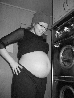 janna_belly_120303.JPG