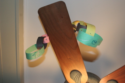 paperchain_011906.jpg